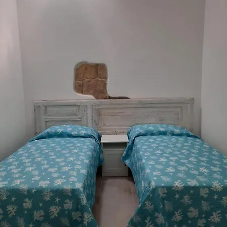 Su Palazzina Storica In Centro A Апартаменты Сант-Антиоко